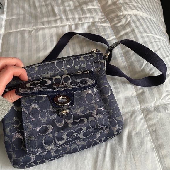 Purse - Picture 2 of 4